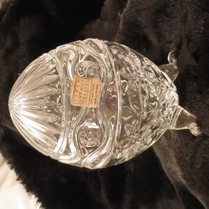 Fifth Avenue Crystal Egg-Shaped Lead Crystal